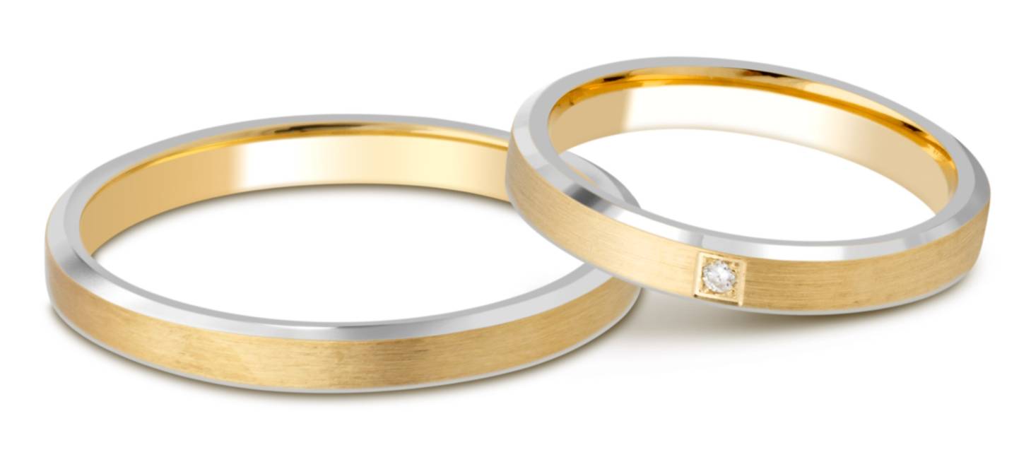 Обручальное кольцо из комбинированного золота с бриллиантом (028730)