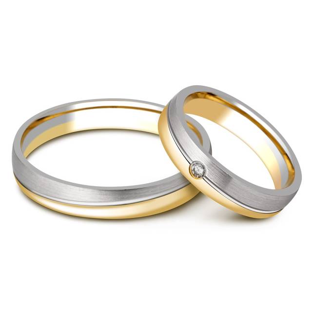 Обручальное кольцо из комбинированного золота с бриллиантом (000301)