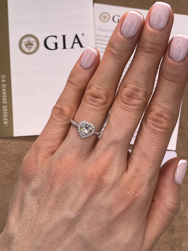 Помолвочное кольцо из белого золота с бриллиантами (050095)