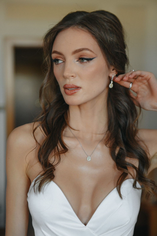 Колье из белого золота с бриллиантами (051957)