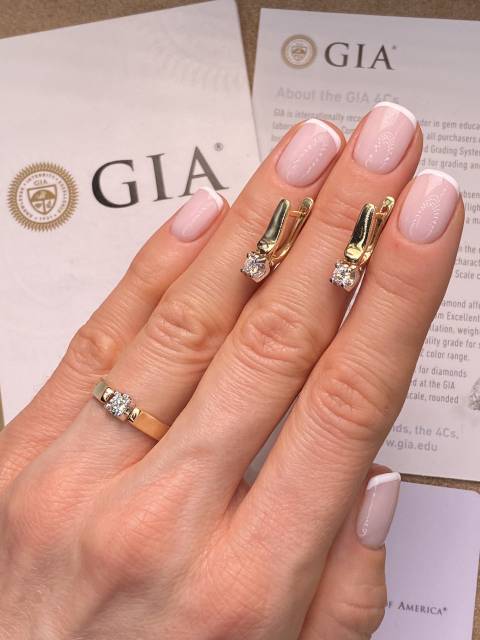 Серьги из комбинированного золота с бриллиантами (053967)