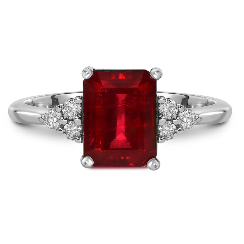 Кольцо из белого золота с бриллиантами и рубином (046919)