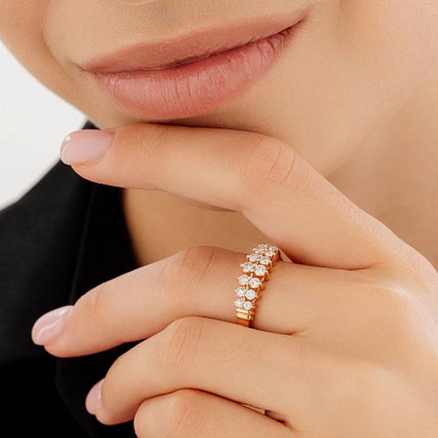 Кольцо из красного золота с бриллиантами (053674)