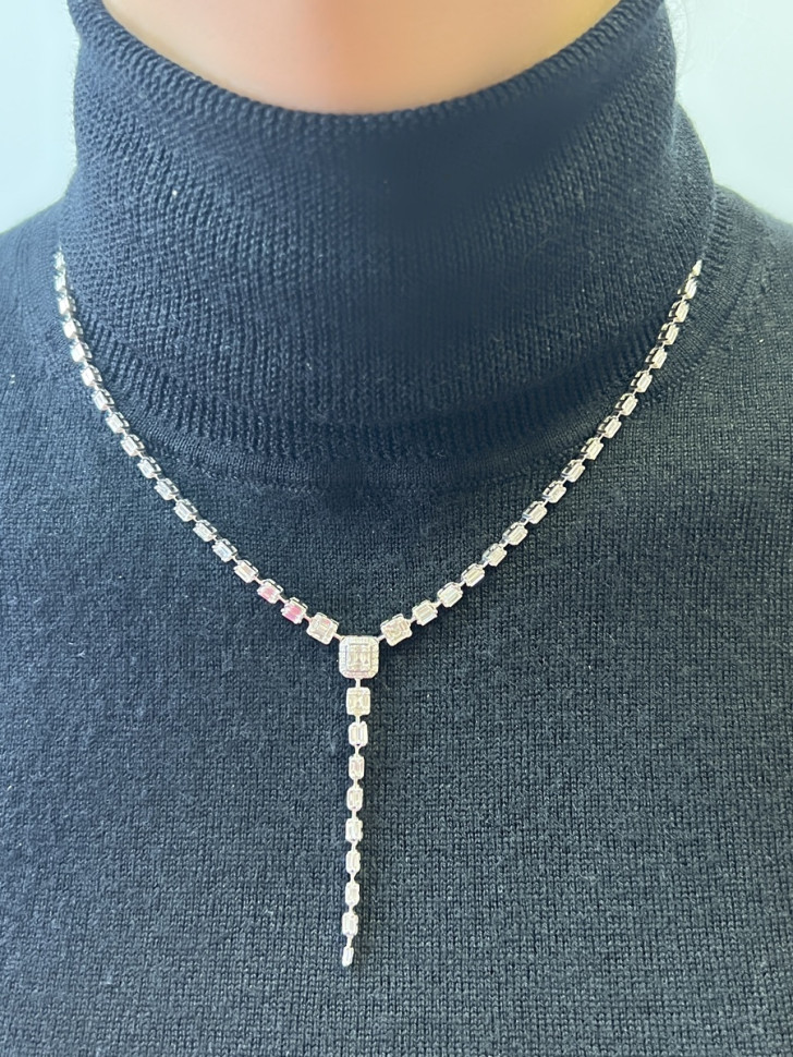 Колье из белого золота с бриллиантами (050741)