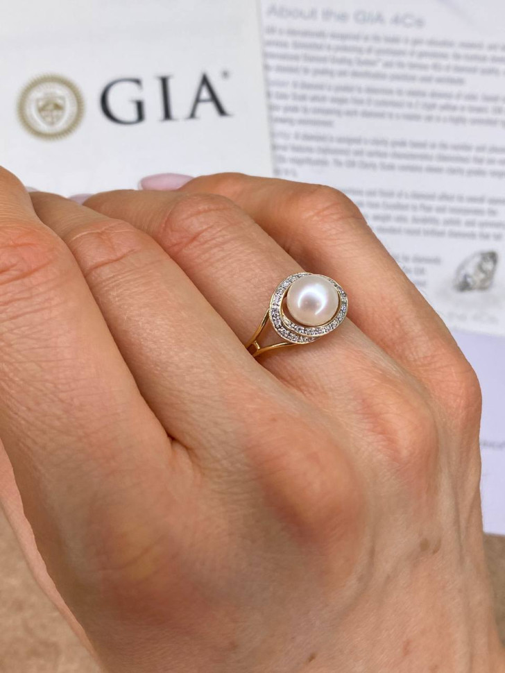 Кольцо из комбинированного золота с бриллиантами и жемчугом (021204)