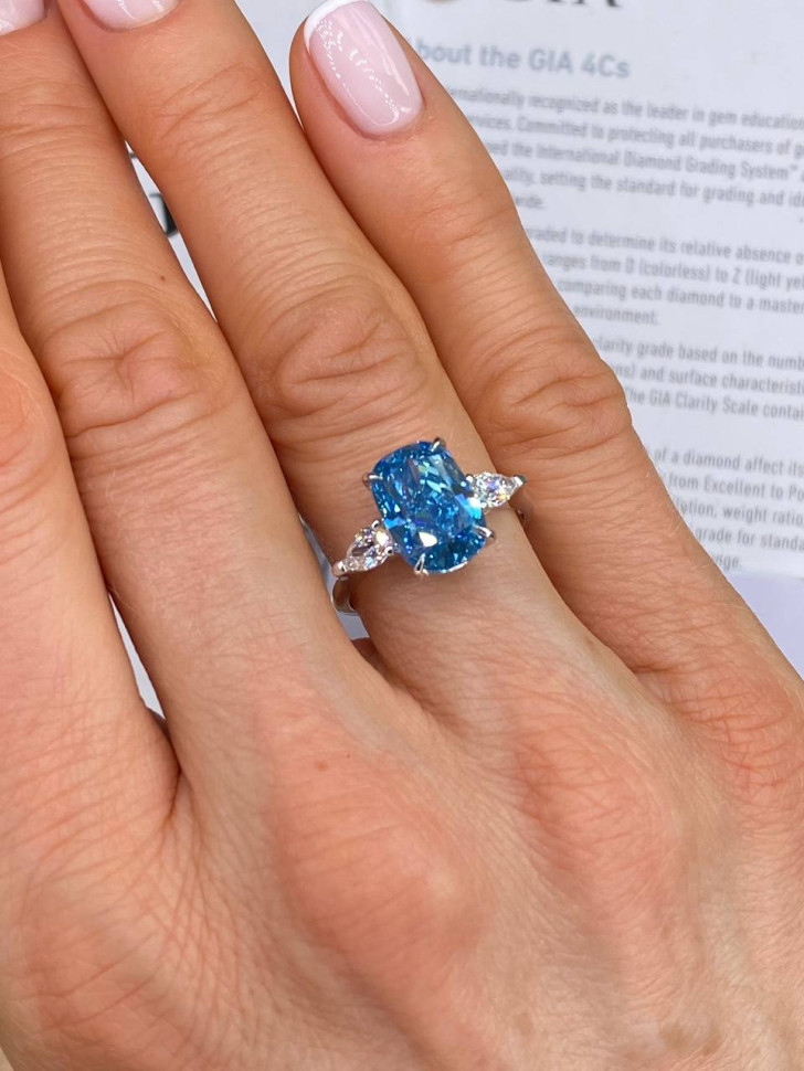 Помолвочное кольцо из белого золота с бриллиантами (058376)