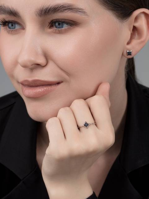 Серьги пусеты из белого золота с сапфирами (060909)