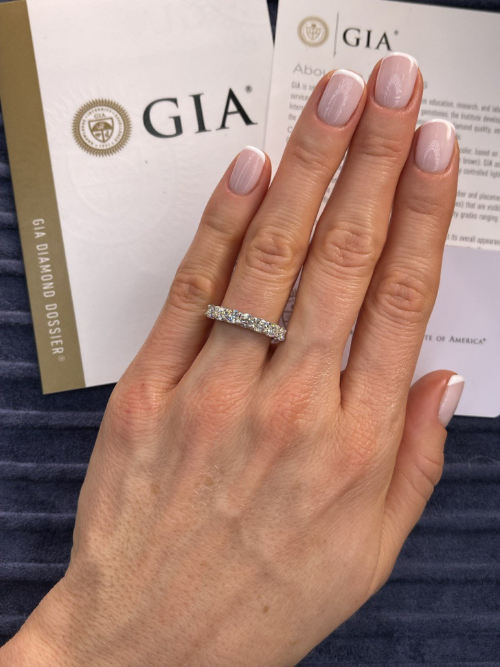 Кольцо из белого золота с бриллиантами (051995)