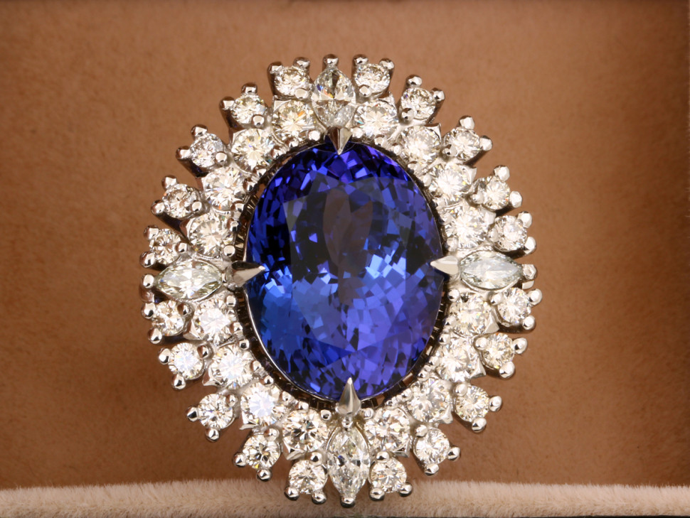 Кольцо из белого золота с бриллиантами и танзанитом (055674)