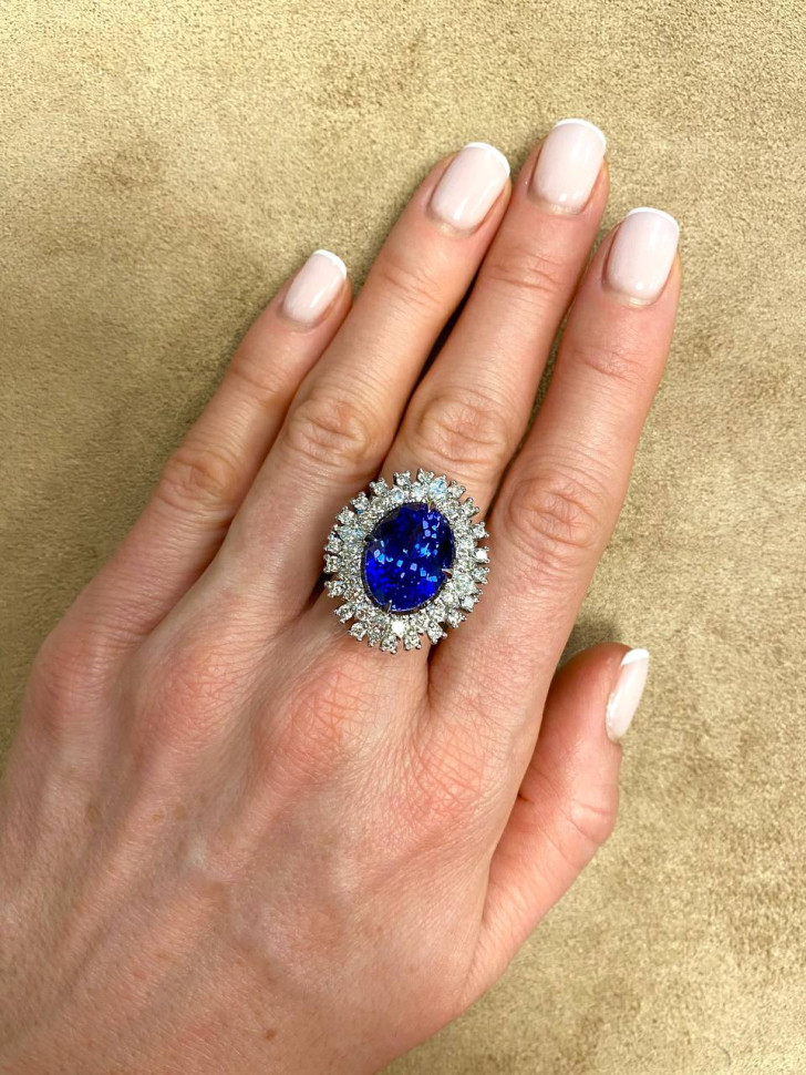 Кольцо из белого золота с бриллиантами и танзанитом (055674)