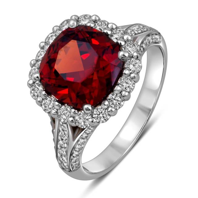 Кольцо из белого золота с бриллиантами и гранатом (058464)