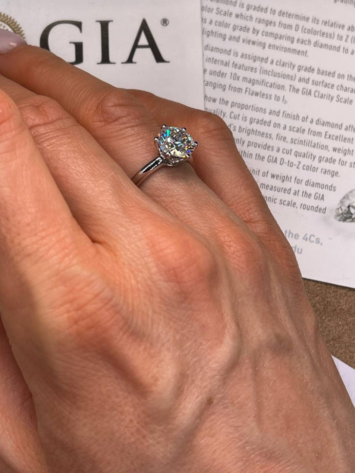 Помолвочное  кольцо из белого золота с бриллиантом (058380)