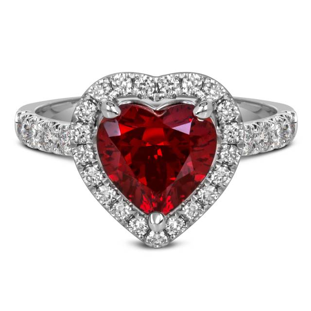 Помолвочное кольцо из белого золота с бриллиантами и гранатом "Сердце" (060135)