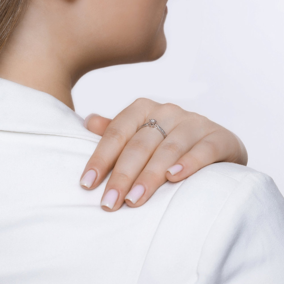 Помолвочное кольцо из белого золота с бриллиантами (043890)