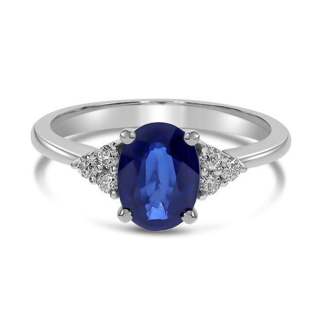 Кольцо из белого золота с бриллиантами и сапфиром (048919)