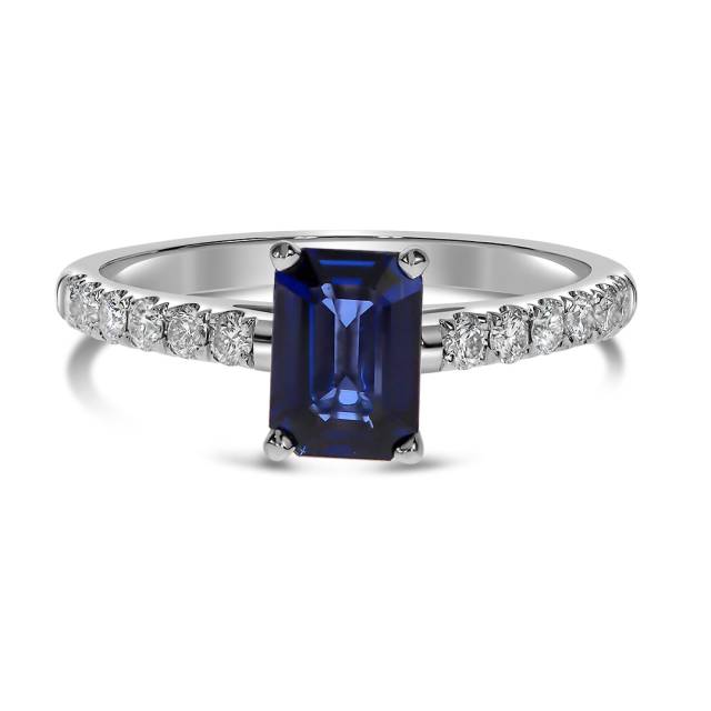 Кольцо из белого золота с бриллиантами и сапфиром (058777)