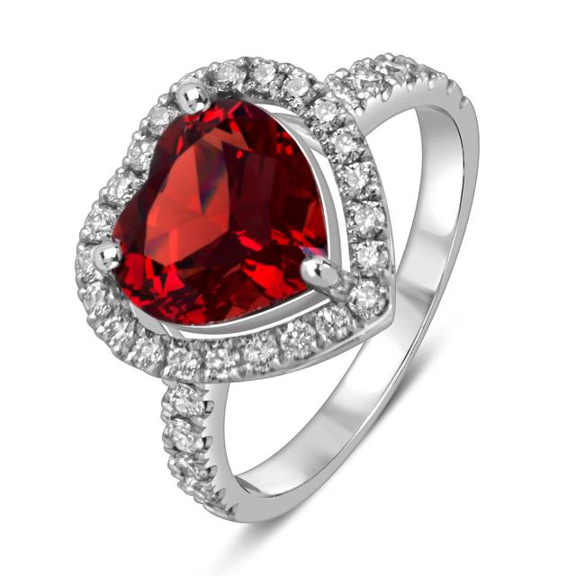 Помолвочное кольцо из белого золота с бриллиантами и гранатом "Сердце" (063660)