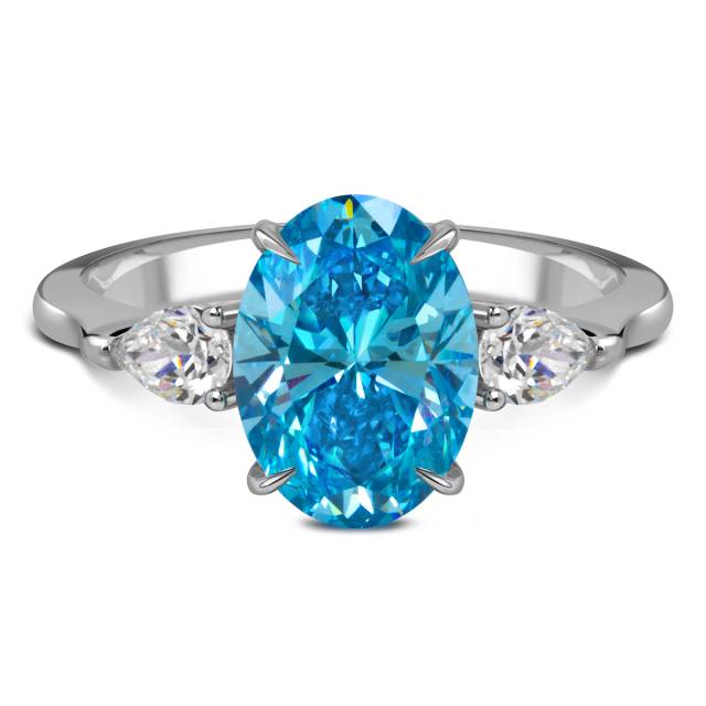 Помолвочное кольцо из белого золота с голубым бриллиантом (060847)