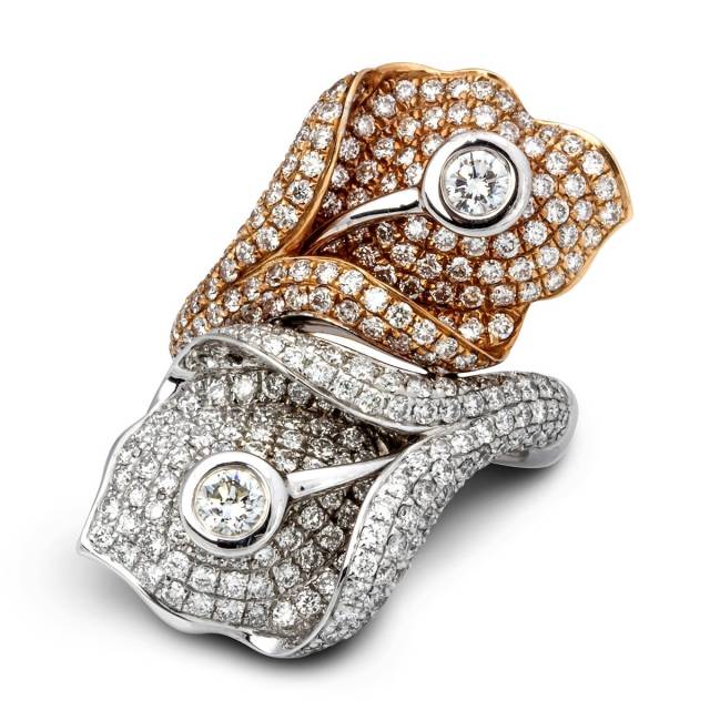 Кольцо из комбинированного золота с бриллиантами (003206)