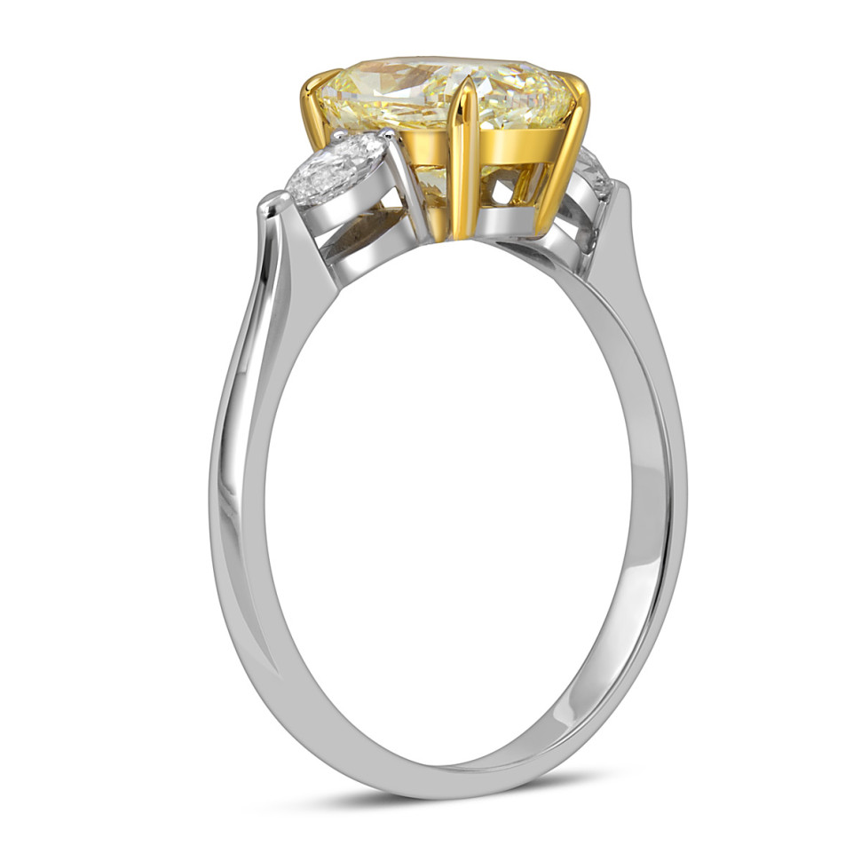 Помолвочное кольцо из белого золота с бриллиантами (055535)