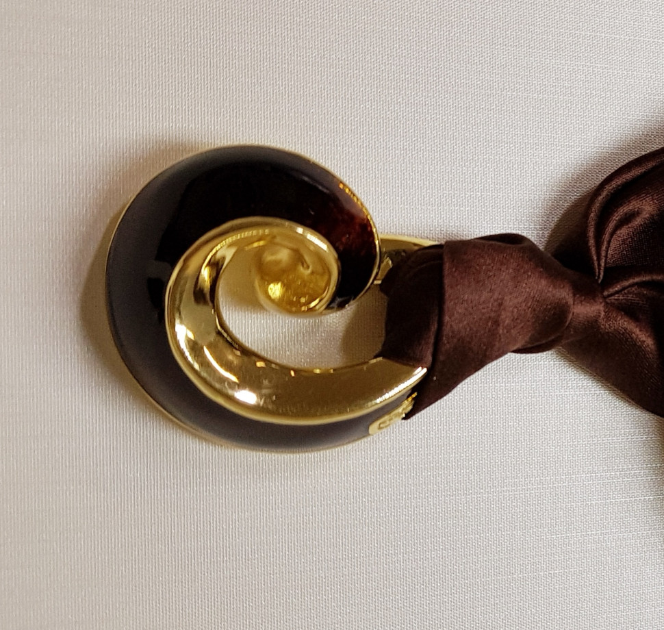 Колье из серебра с эмалью и шёлком 