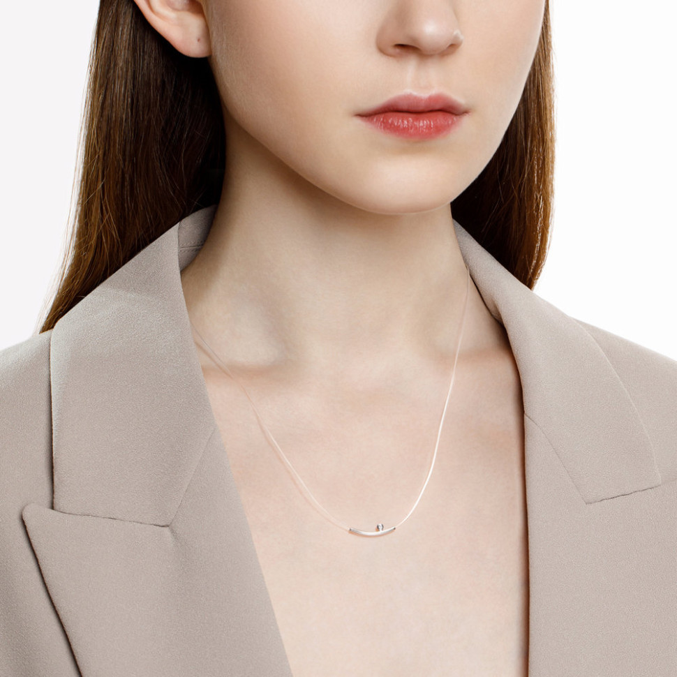 Колье из белого золота с бриллиантом на леске (048683)