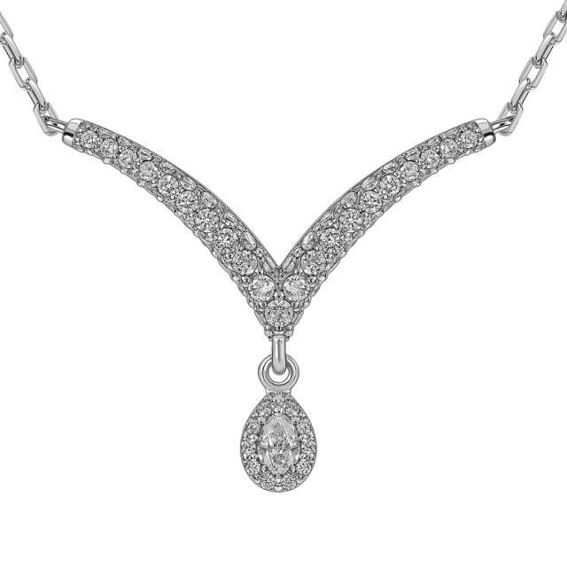 Колье из белого золота с бриллиантами (063648)