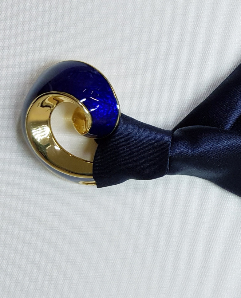 Колье из серебра с эмалью и шёлком 