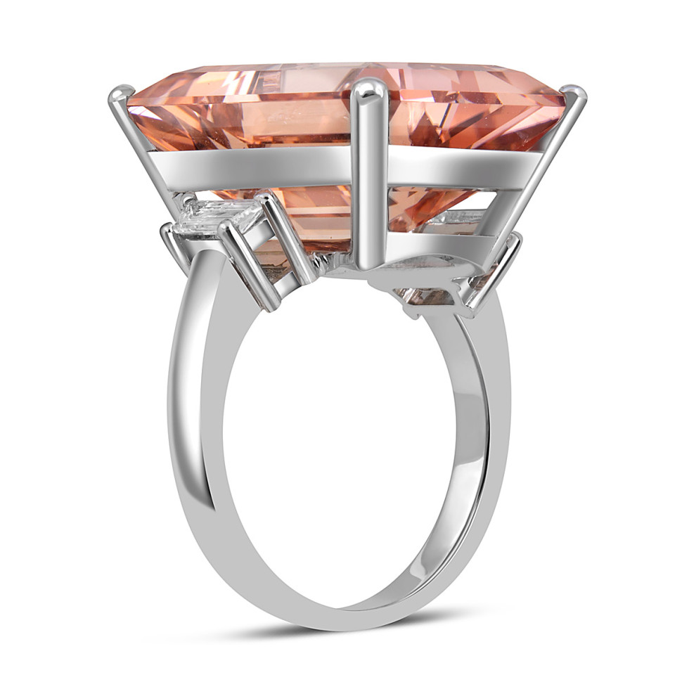 Кольцо из белого золота с бриллиантами и морганитом (054506)