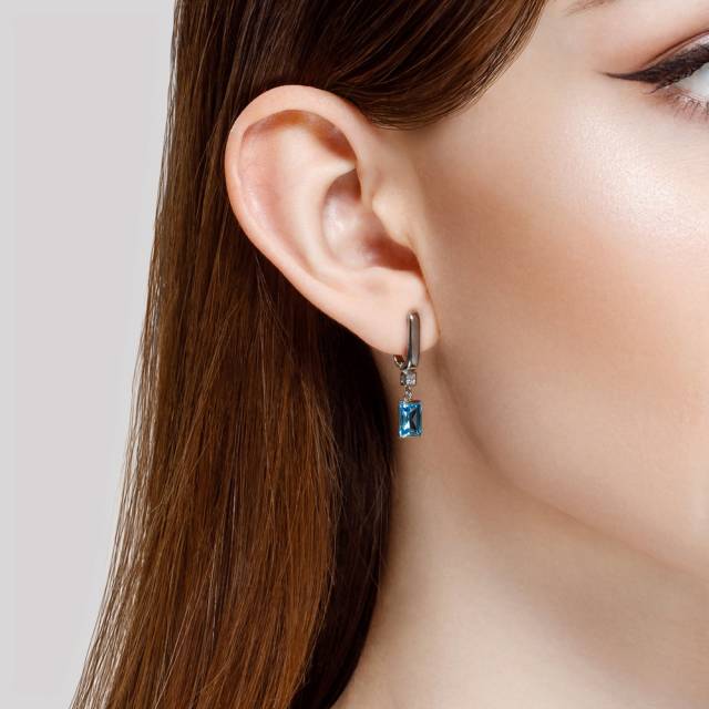 Серьги из белого золота с топазами и фианитами (048989)