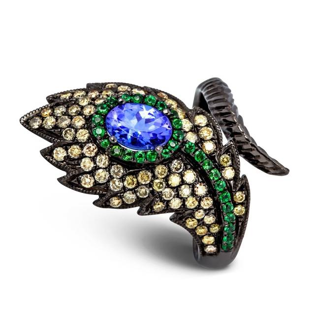 Кольцо с бриллиантами, зелёными гранатами и танзанитом из чёрного золота (015279)