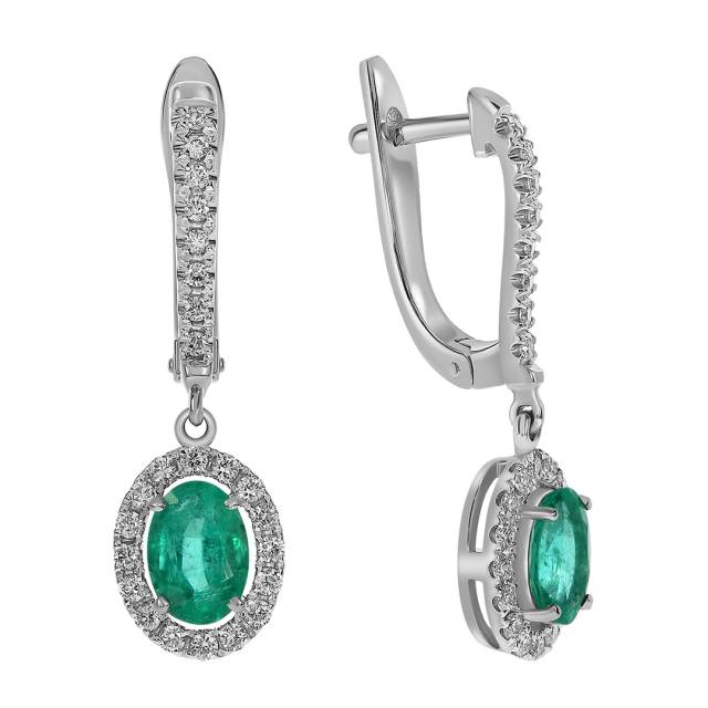 Серьги из белого золота с бриллиантами и изумрудами (061118)