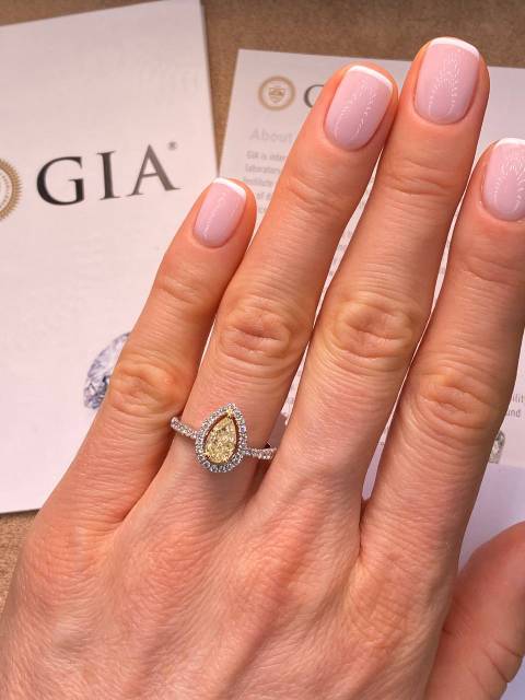Помолвочное кольцо из белого золота с бриллиантами (051958)