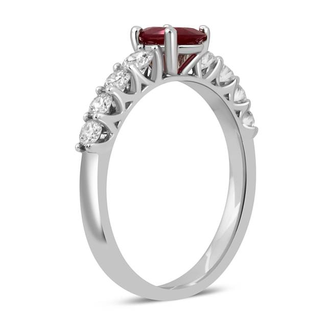 Кольцо из белого золота с бриллиантами и рубином (047813)