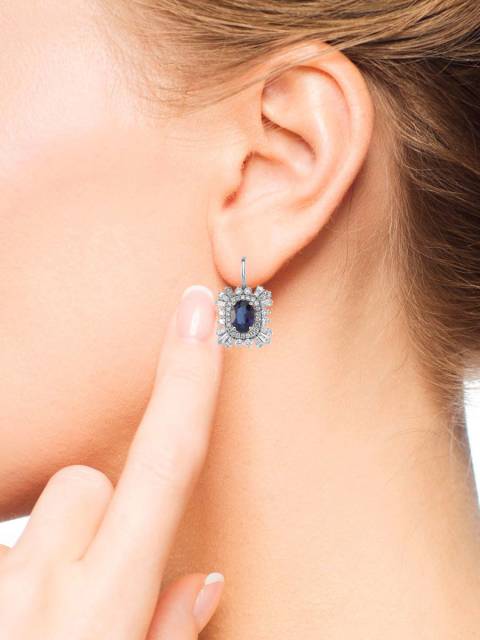 Серьги из белого золота с бриллиантами и сапфирами (054590)