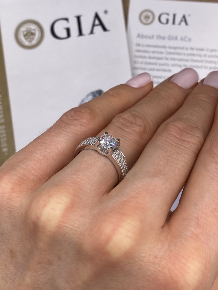 Помолвочное кольцо из белого золота с бриллиантами  (054461)