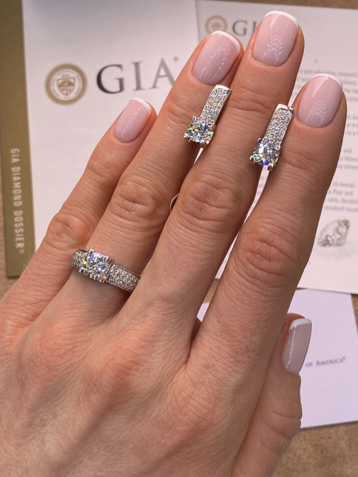 Помолвочное кольцо из белого золота с бриллиантами  (054461)