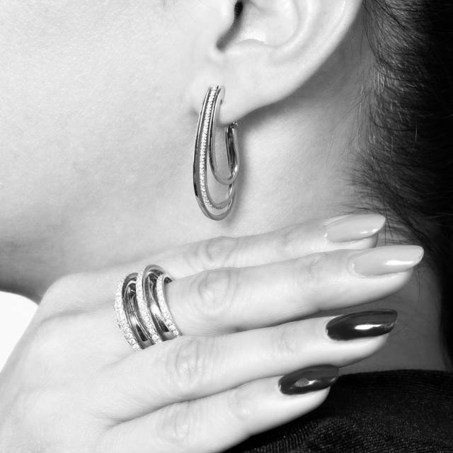 Серьги из белого золота с бриллиантами (025765)