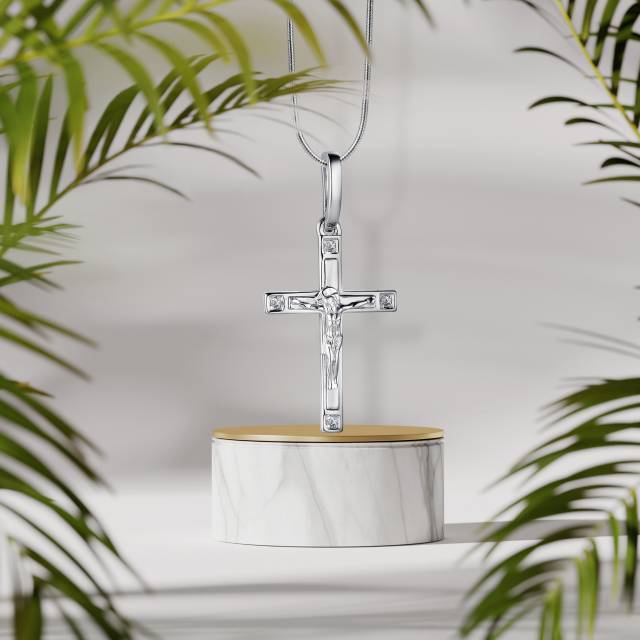 Кулон крест из белого золота с бриллиантами (039515)