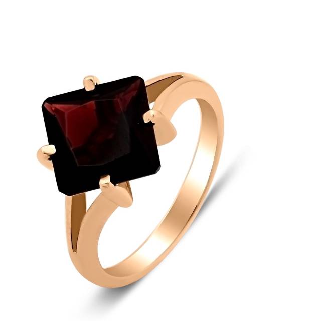 Кольцо из красного золота с гранатом (028562)