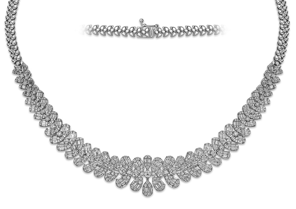 Колье из белого золота с бриллиантами (050738)