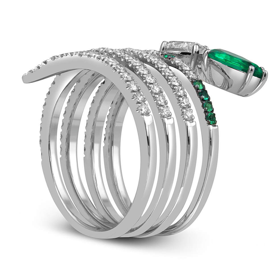 Кольцо из белого золота с бриллиантами и изумрудами 