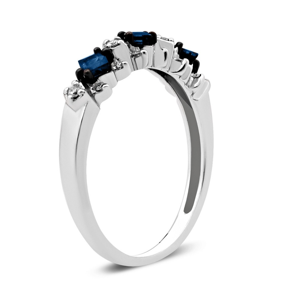 Кольцо из белого золота с бриллиантами и сапфирами (028357)