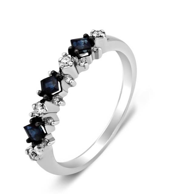 Кольцо из белого золота с бриллиантами и сапфирами (028357)