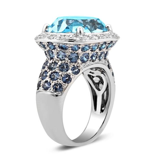 Кольцо из белого золота с бриллиантами, сапфирами и топазом (020679)
