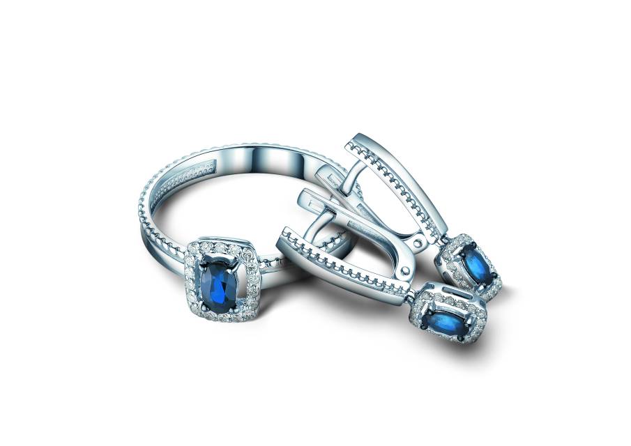 Кольцо из белого золота с бриллиантами и сапфиром (043083)