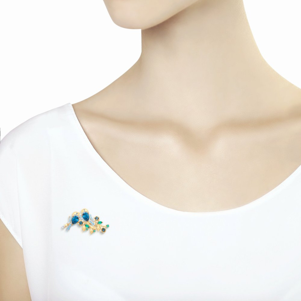 Брошь из красного золота с зелёными агатами, аметистами,  топазами и фианитами (042330)