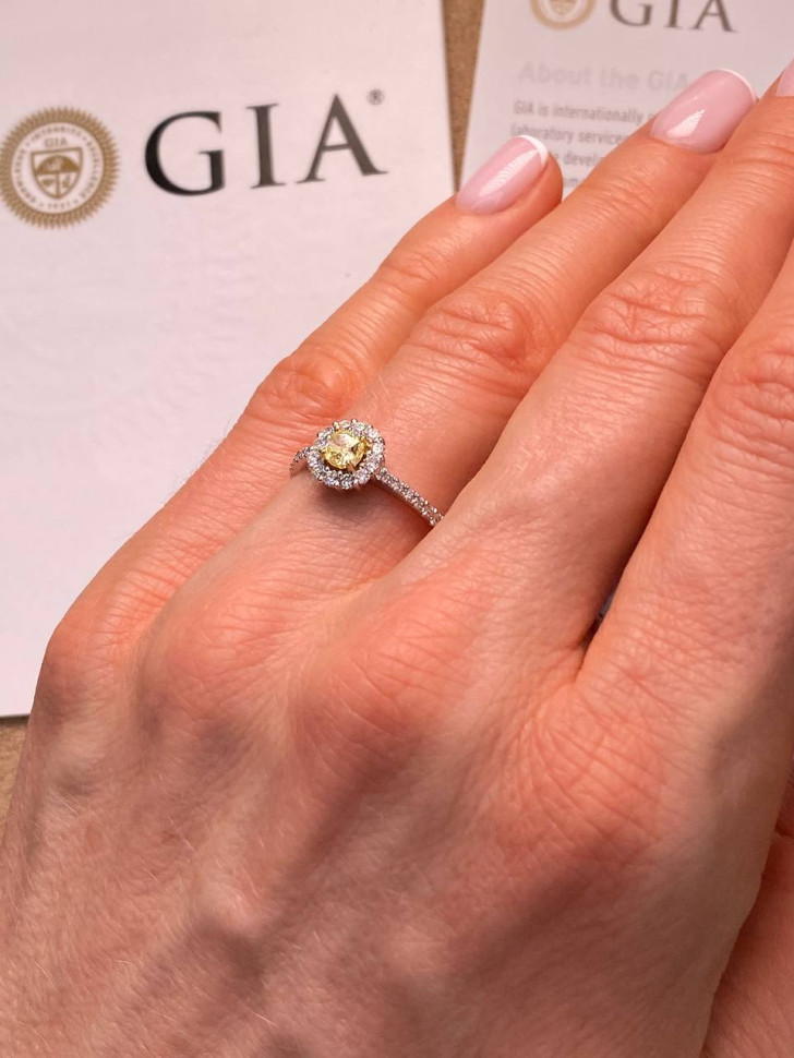 Помолвочное кольцо из белого золота с бриллиантами (052145)