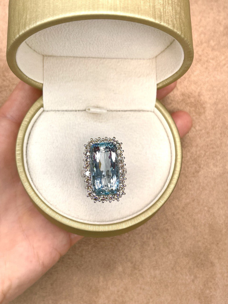 Кольцо из белого золота с бриллиантами и аквамарином (054509)