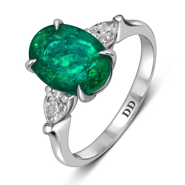 Кольцо из белого золота с бриллиантами и изумрудом (063506)